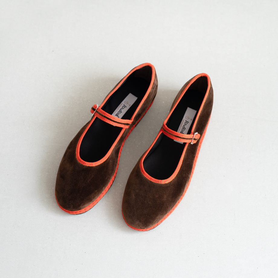 scm-brown-cover-01