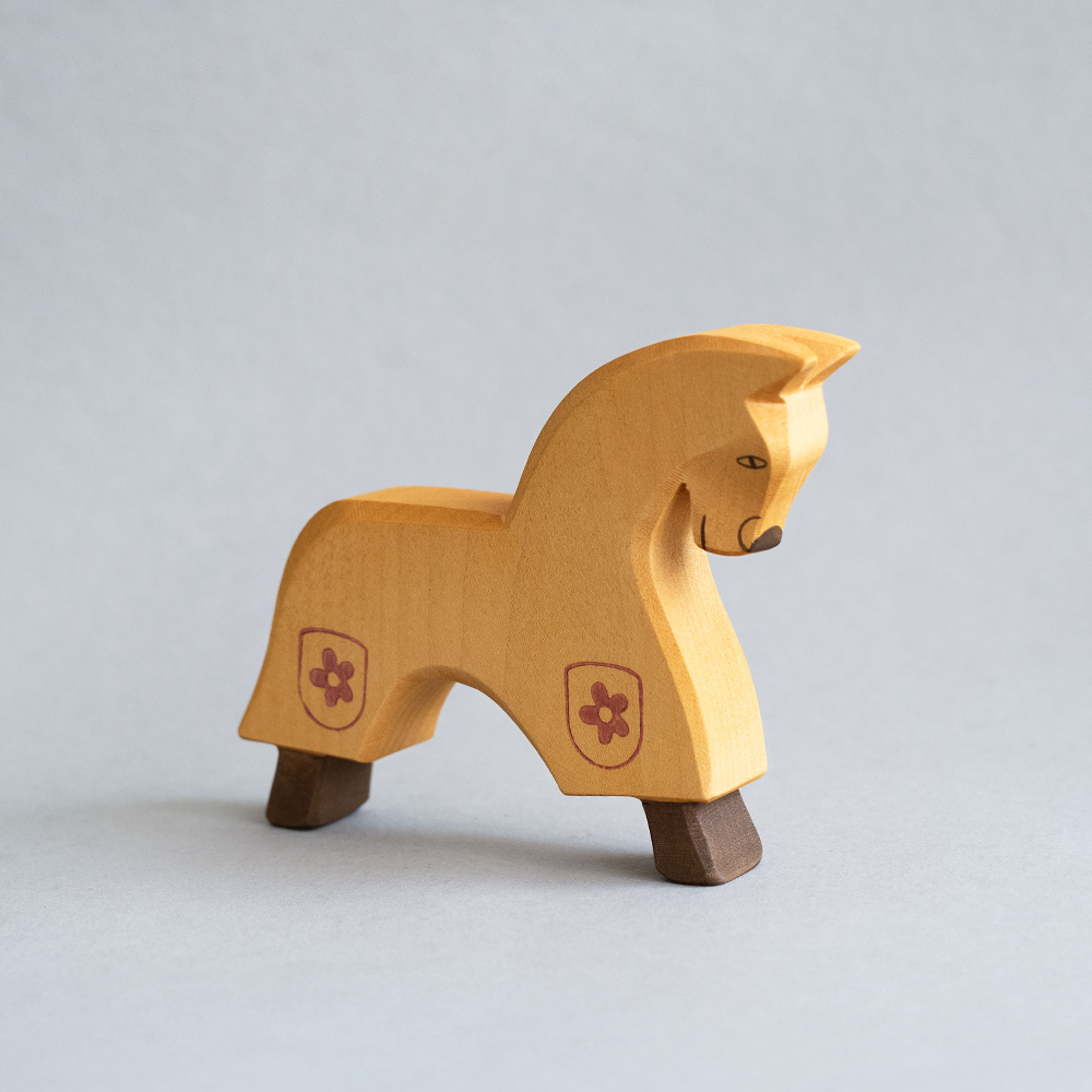 ostheimer-horse-yellow-cover-01